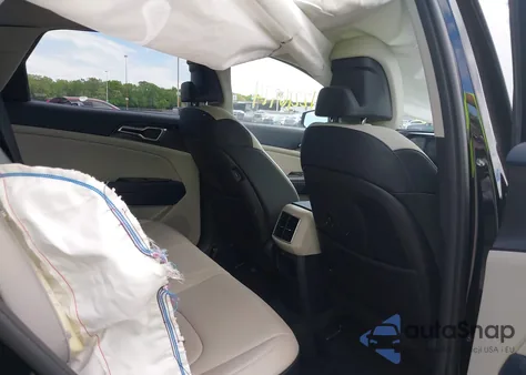 2024 Kia Sportage Hybrid Ex z USA, uszkodzony, nr VIN KNDPVCDGXR7160299